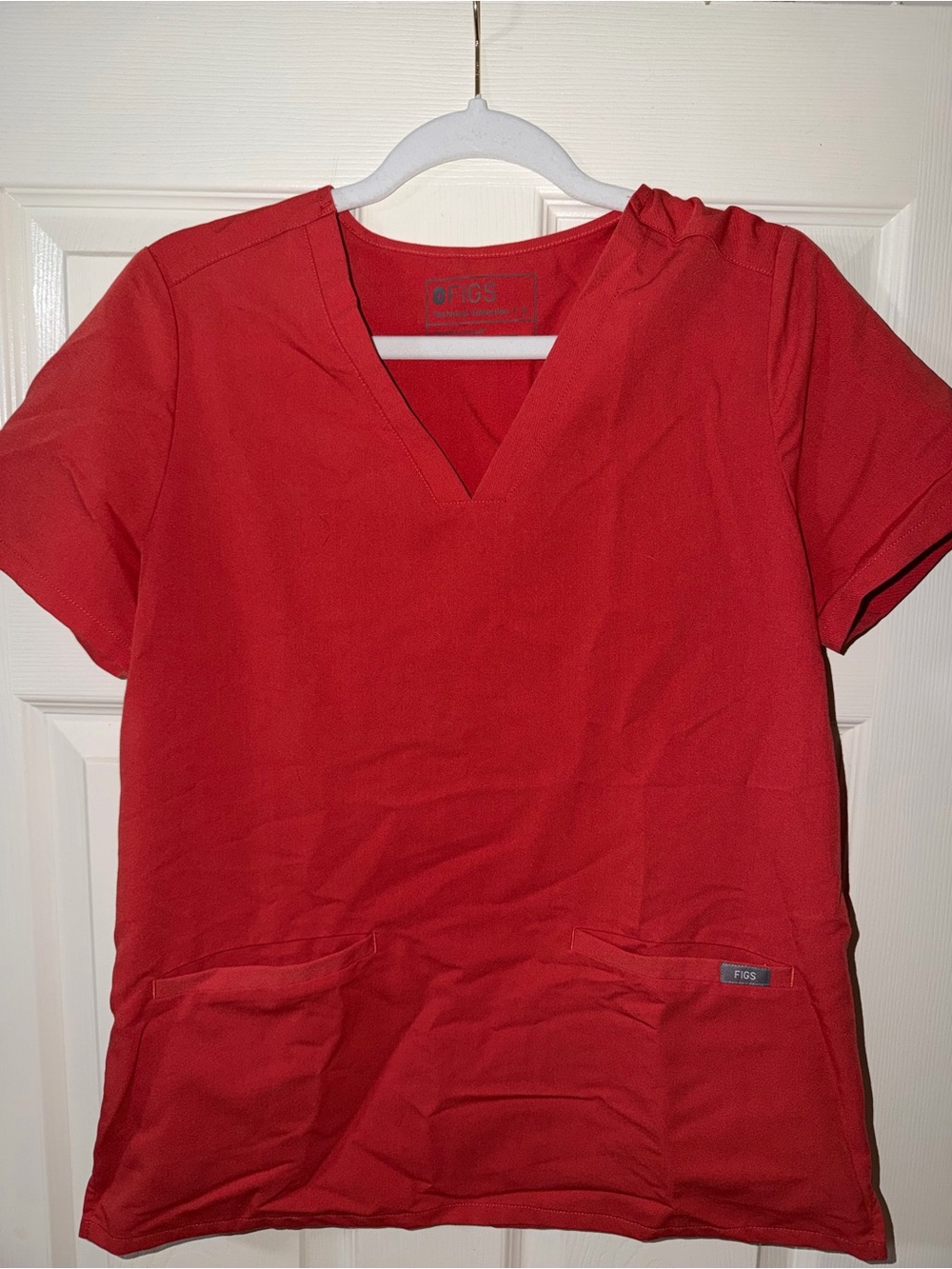 Figs Women's Three Pocket Scrub Top in Clay